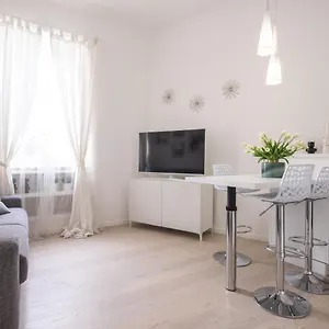  Apartment Brera Charming R&r