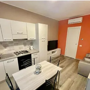 In Centro A Con A/c & Wi-fi Appartamento
